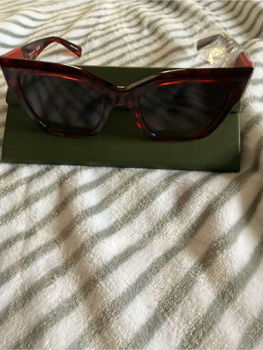 Women’s gradient longchamp Tortoiseshell Cat-Eye Women's Sunglasses - Dark Lens